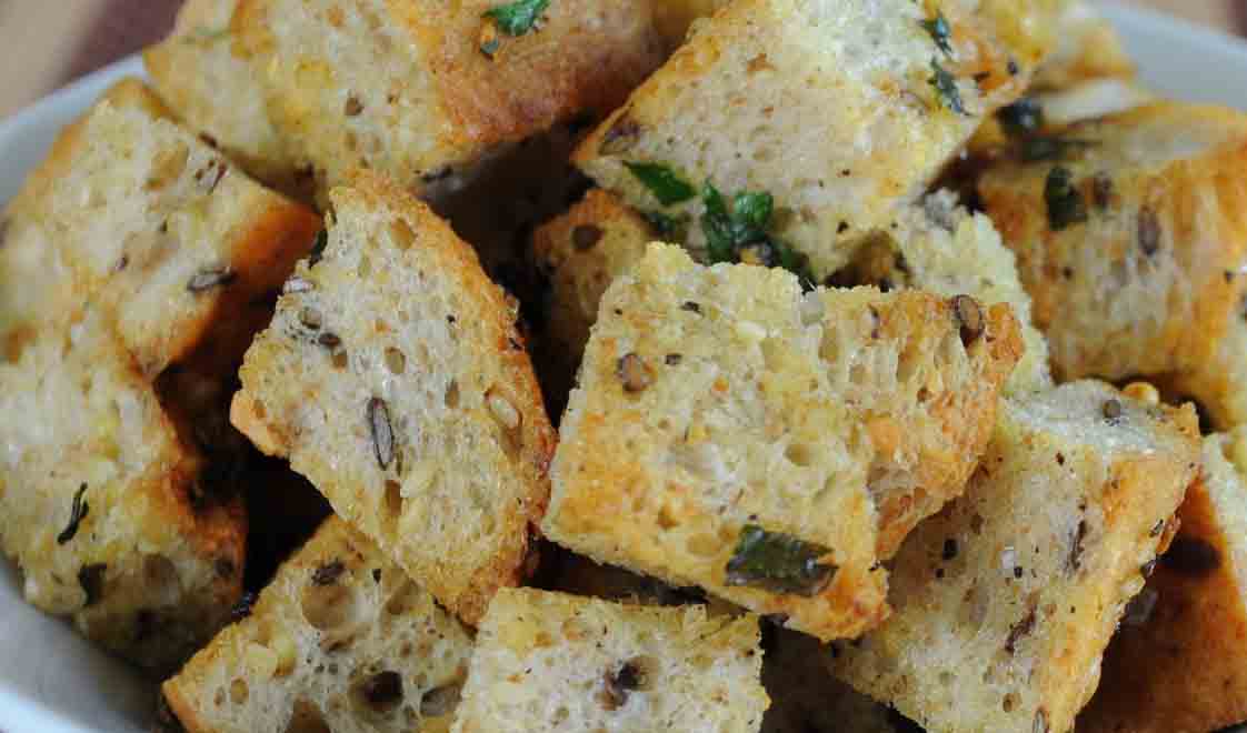 Tom's Garlic & Herb Croutons