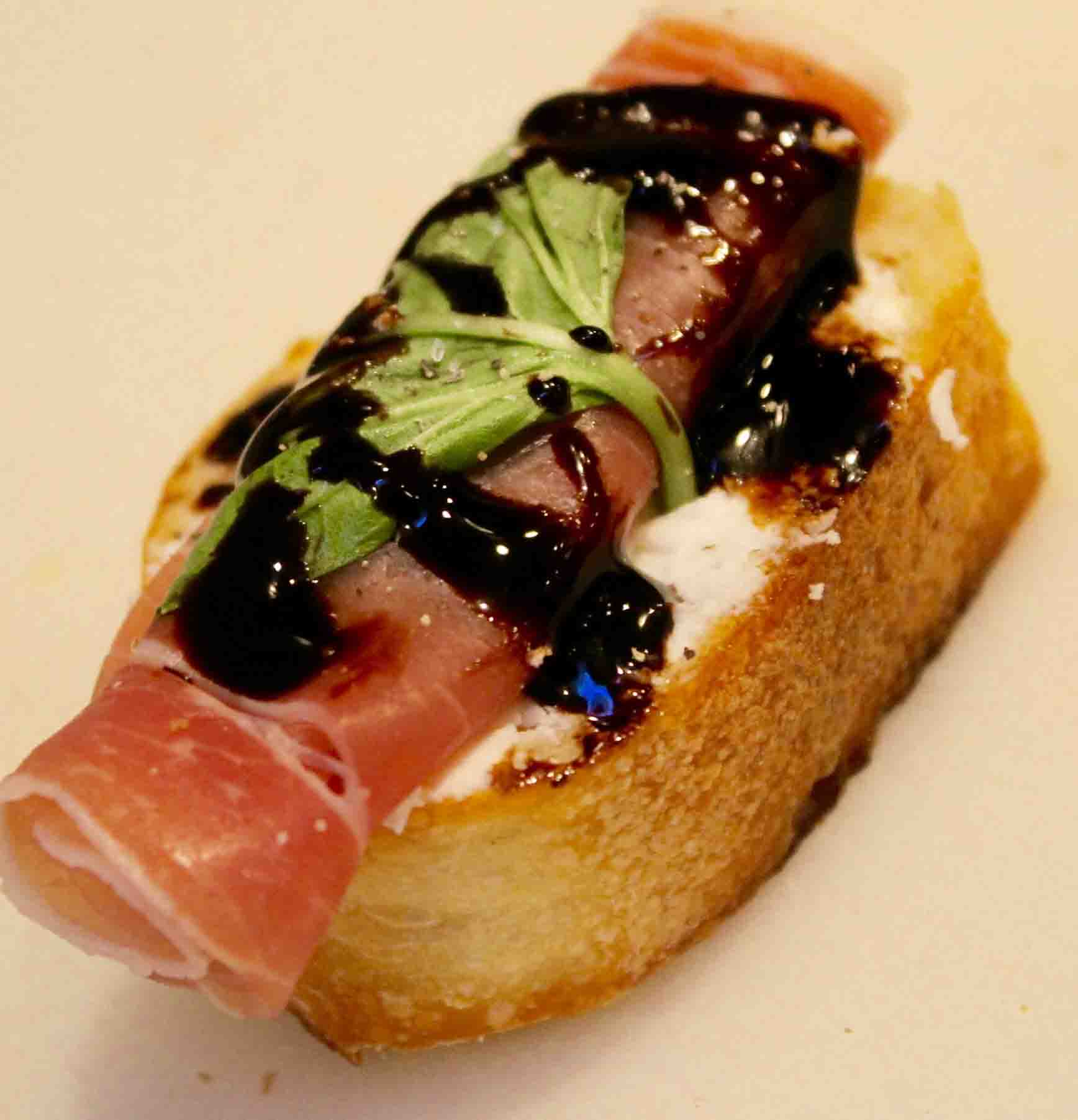 Tom's Prosciutto and Goat Cheese Crostini